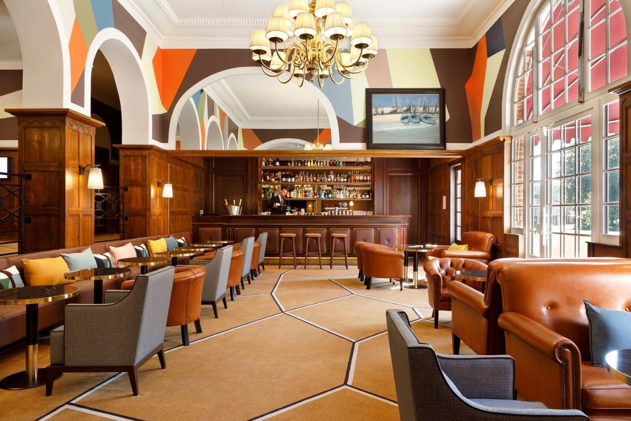Le Touquet Hotel Barrire Le Westminster מראה חיצוני תמונה The Long Bar at Raffles Singapore