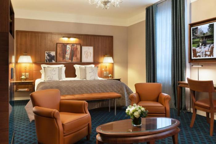 Le Touquet Hotel Barrire Le Westminster חדר תמונה A room at the Hotel de Crillon